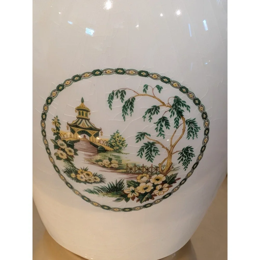 Beautiful Vintage White Crackle Mid-Century Glaze Chinoiserie Pagoda Vase 10